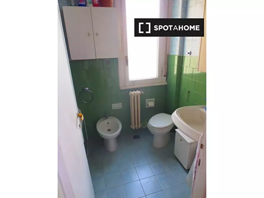 Immagine 11 di Camera condivisa in affitto  in Via Appiano a Roma