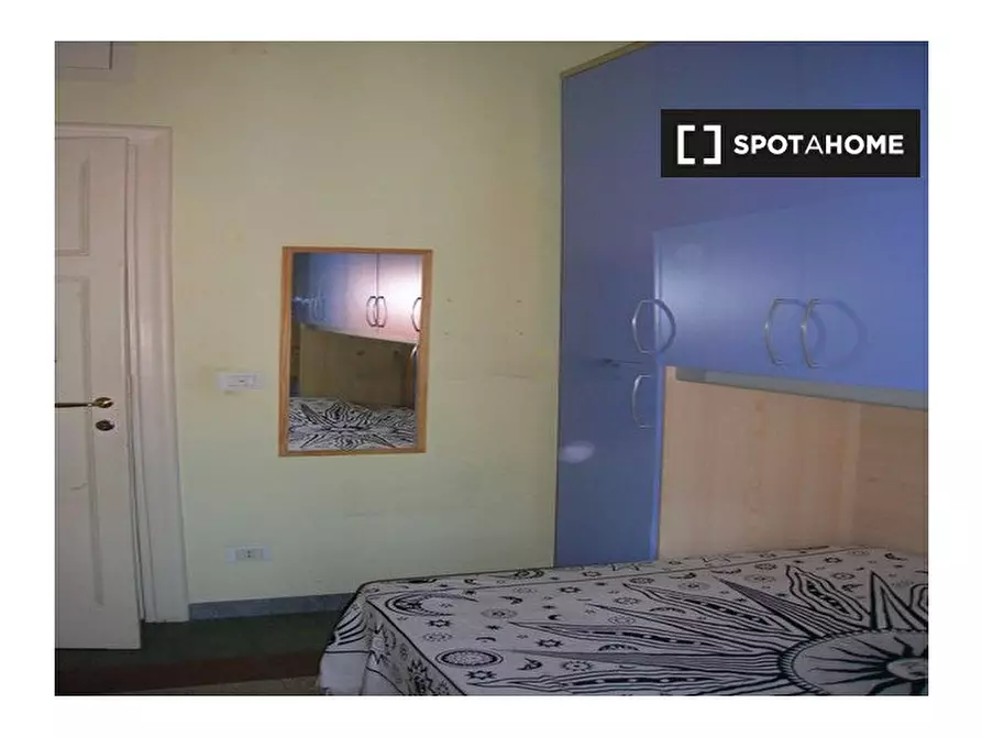 Immagine 2 di Camera condivisa in affitto  in Via Gallia a Roma