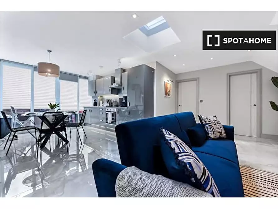 Immagine 7 di Appartamento in affitto  in Flat Goldman House - 122 Wembley Park drive HA9 8HP a Brent