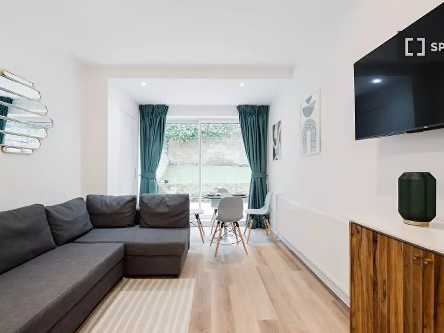 Immagine 2 di Appartamento in affitto  in Nevern Pl a Kensington
