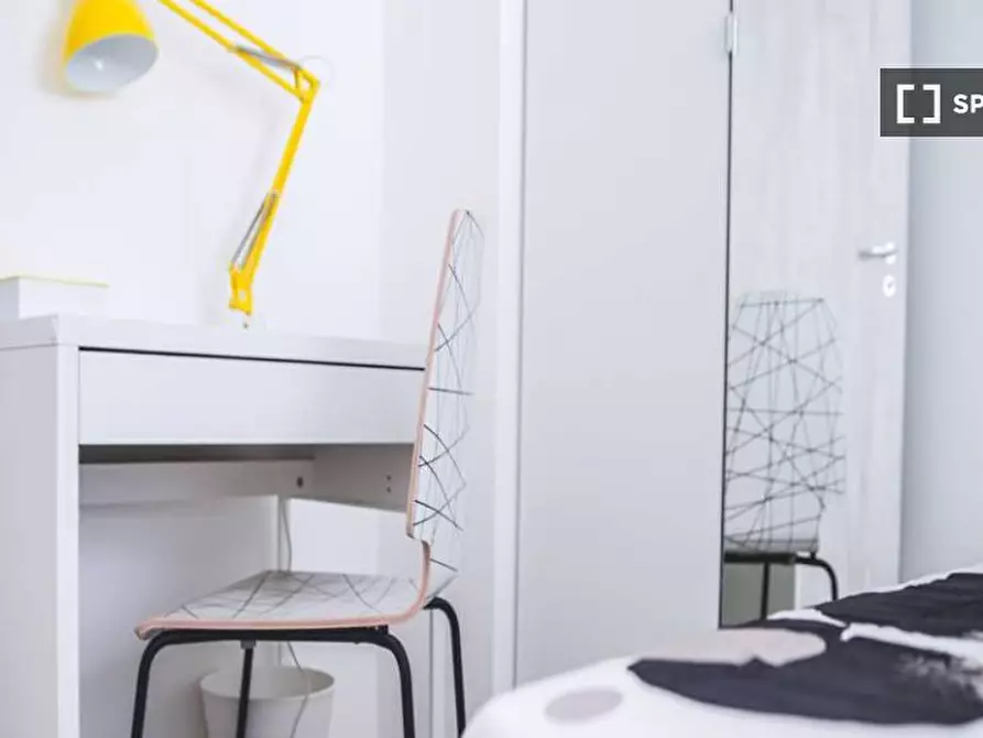 Immagine 5 di Camera condivisa in affitto  in Via Paolo Bassi a Milano