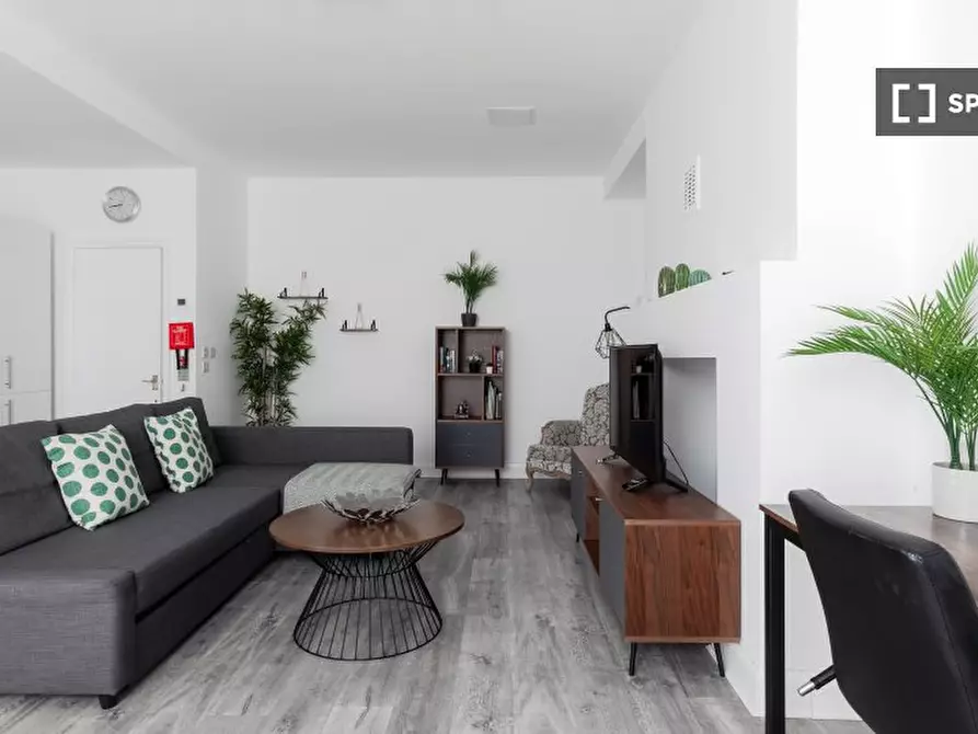 Immagine 1 di Appartamento in affitto  in Lower Ground a Kensington