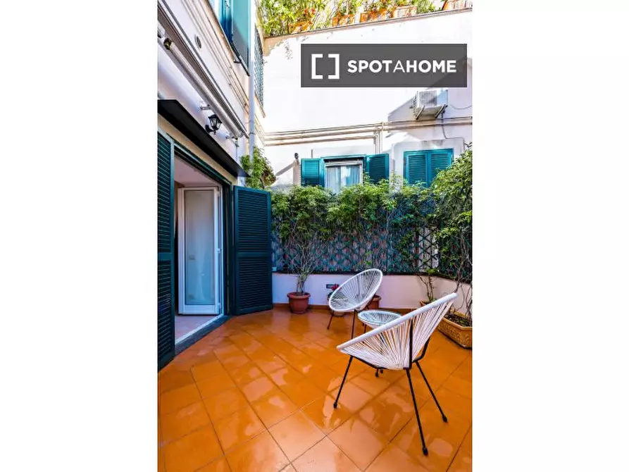 Immagine 12 di Appartamento in affitto  in Vico Lungo San Raffaele a Napoli