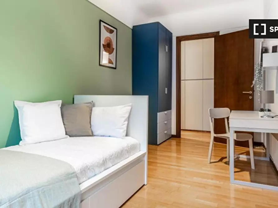 Immagine 10 di Camera condivisa in affitto  in Via Coluccio Salutati a Milano