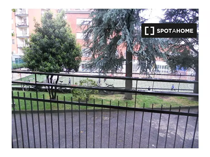 Immagine 3 di Camera condivisa in affitto  in Via Mincio a Milano