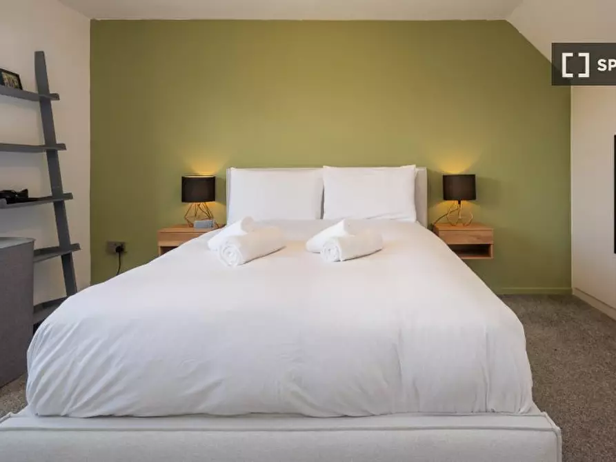 Immagine 15 di Appartamento in affitto  in Vulcan Way a Islington