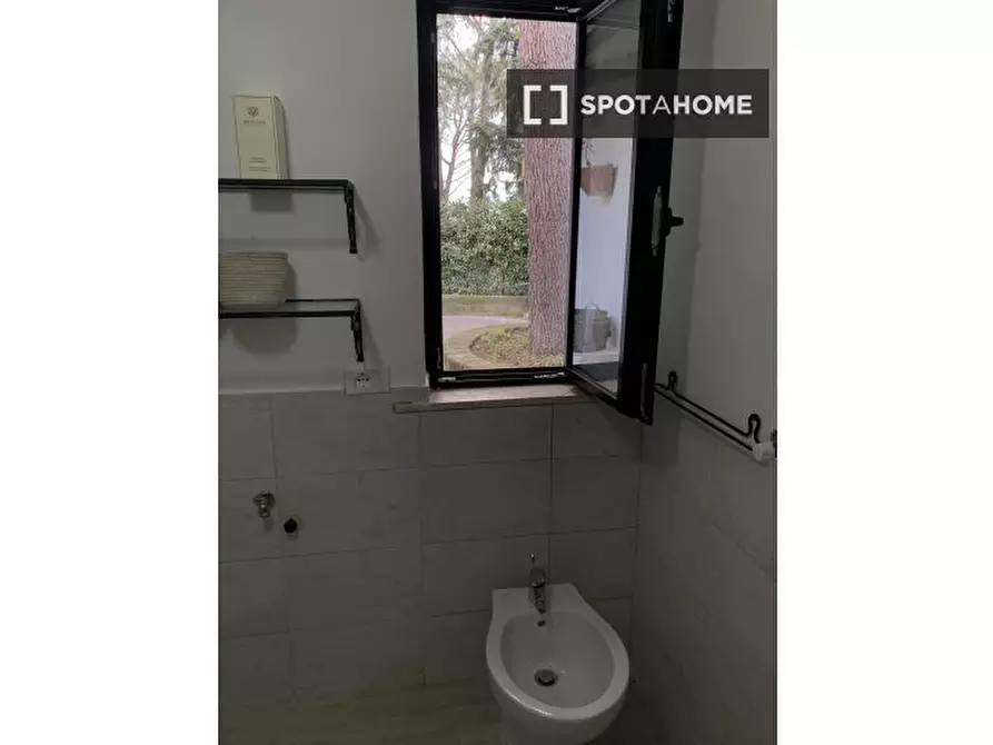 Immagine 13 di Appartamento in affitto  in Via Cassia a Roma