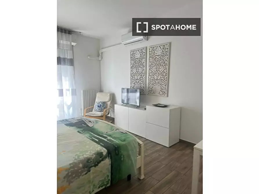 Immagine 6 di Camera condivisa in affitto  in Via dei Salici a Milano