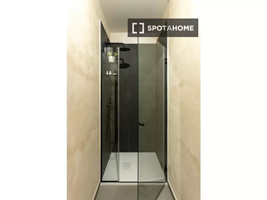 Immagine 9 di Camera condivisa in affitto  in Via Faenza a Firenze