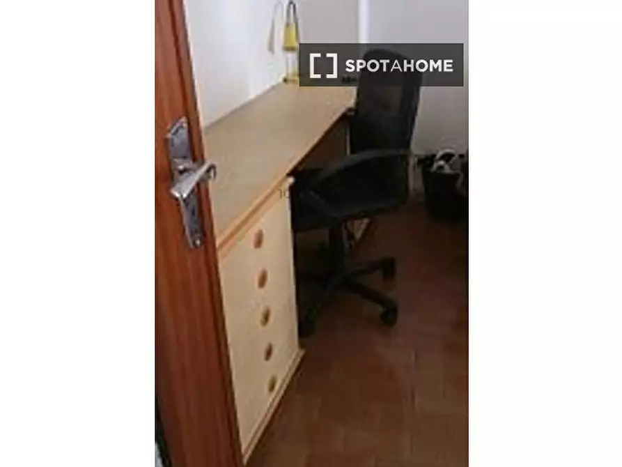 Immagine 2 di Camera condivisa in affitto  in Via Bardonecchia a Torino