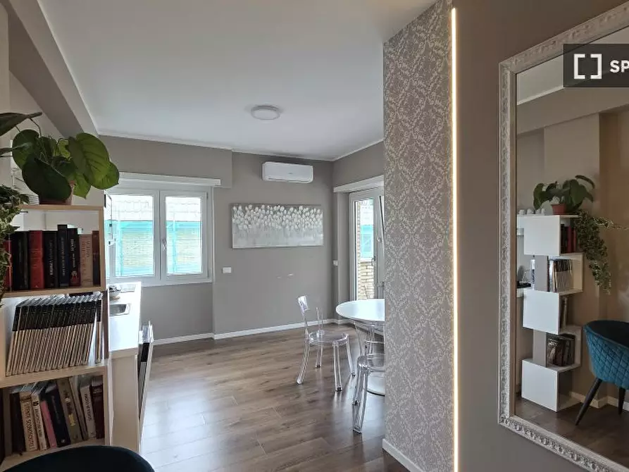 Immagine 11 di Camera condivisa in affitto  in Via Nicolò da Pistoia a Roma