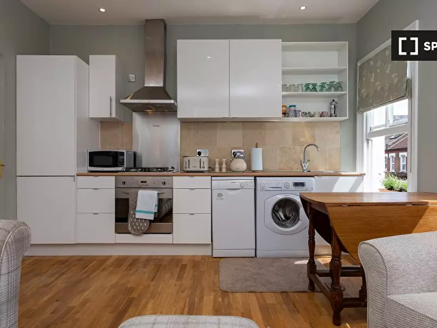 Immagine 2 di Appartamento in affitto  in Heyford Ave a Lambeth