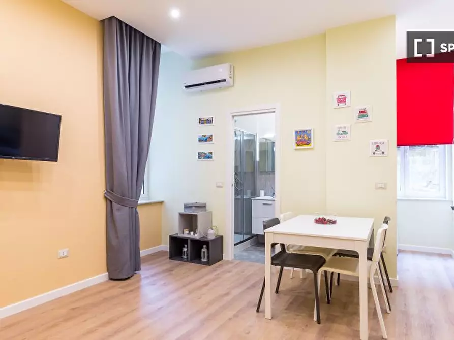 Immagine 18 di Appartamento in affitto  in Vico San Marcellino a Napoli