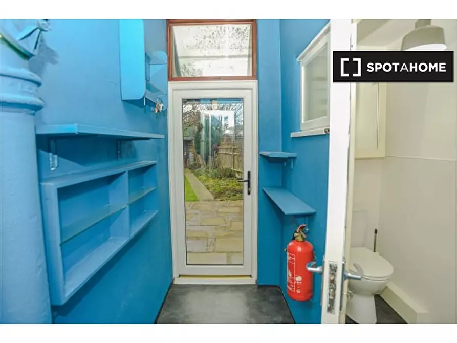 Immagine 5 di Camera condivisa in affitto  in CIRCLE GARDEN a Merton