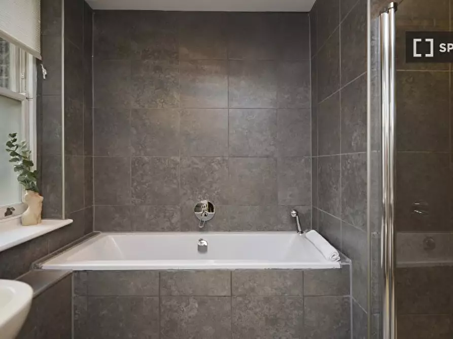 Immagine 10 di Appartamento in affitto  in flat a Poplar