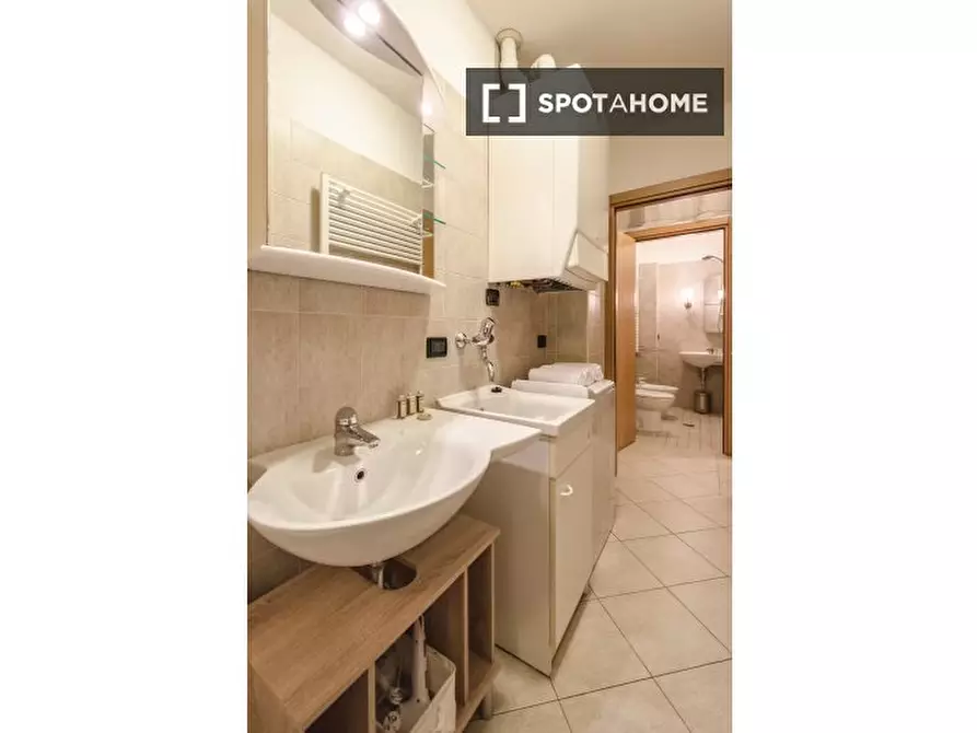 Immagine 5 di Appartamento in affitto  in Via Schiavonia a Bologna