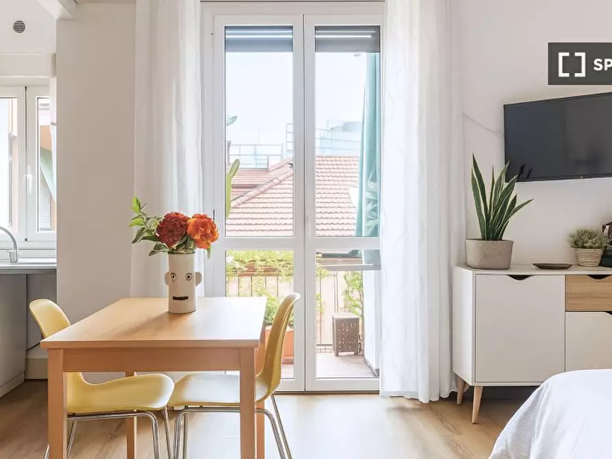 Immagine 1 di Ufficio in affitto  in Via Bergognone a Milano