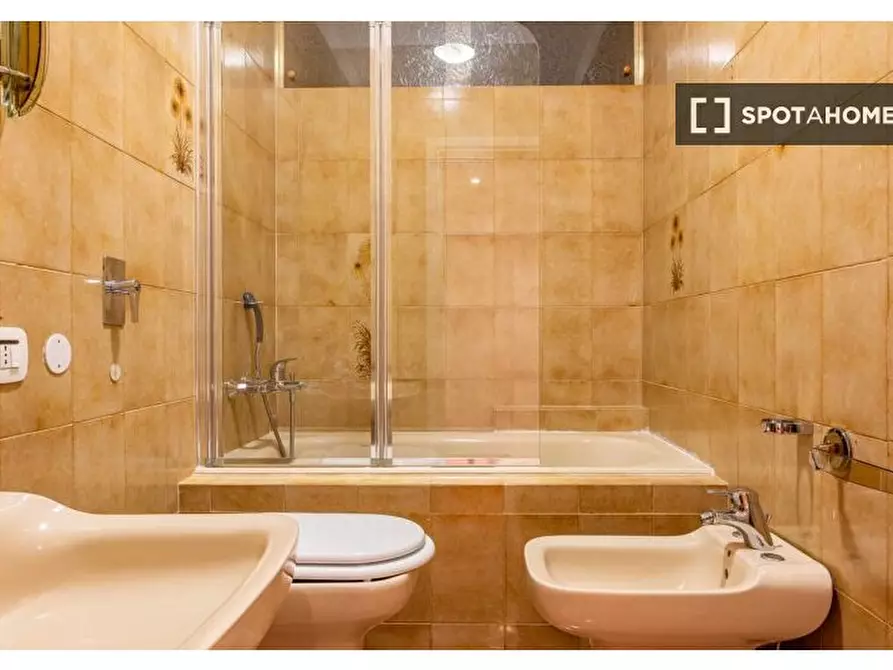 Immagine 9 di Camera condivisa in affitto  in Via Carolina Invernizio a Milano