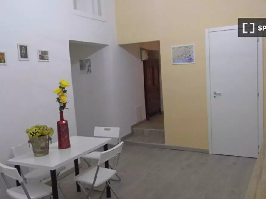 Immagine 5 di Camera condivisa in affitto  in Vico Gabella della Farina a Napoli