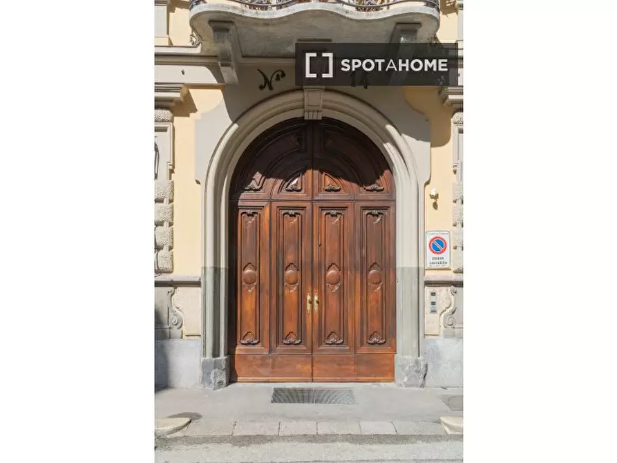 Immagine 13 di Camera condivisa in affitto  in Via Giovanni Camerana a Torino
