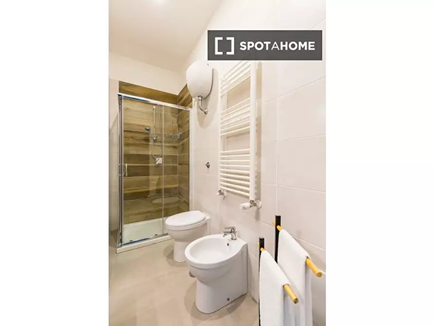 Immagine 16 di Appartamento in affitto  in Via Duomo a Napoli