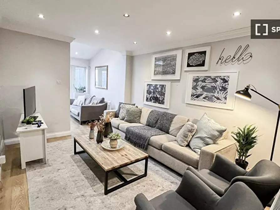 Immagine 7 di Appartamento in affitto  in Netherwood St a Camden Town
