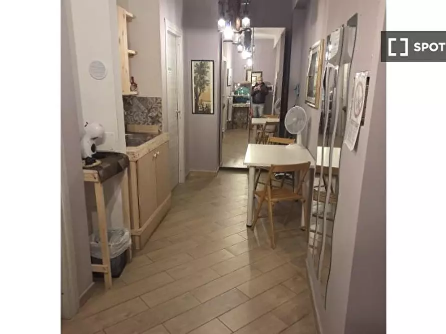 Immagine 11 di Camera condivisa in affitto  in Via Silvio Benco a Roma