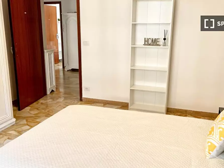 Immagine 2 di Camera condivisa in affitto  in VIA CADUTI DI CEFALONIA a Firenze