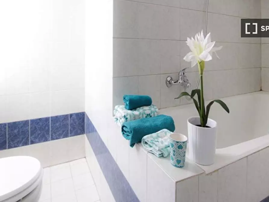 Immagine 10 di Camera condivisa in affitto  in Viale Ortles a Milano