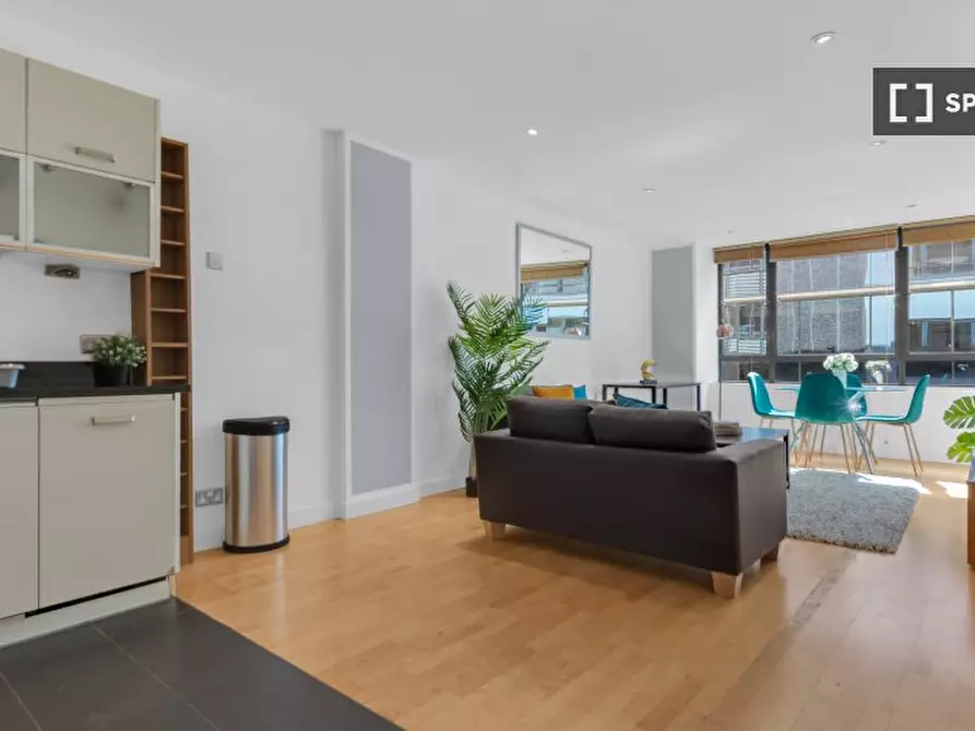 Immagine 9 di Appartamento in affitto  in Saffron Hill a Camden Town