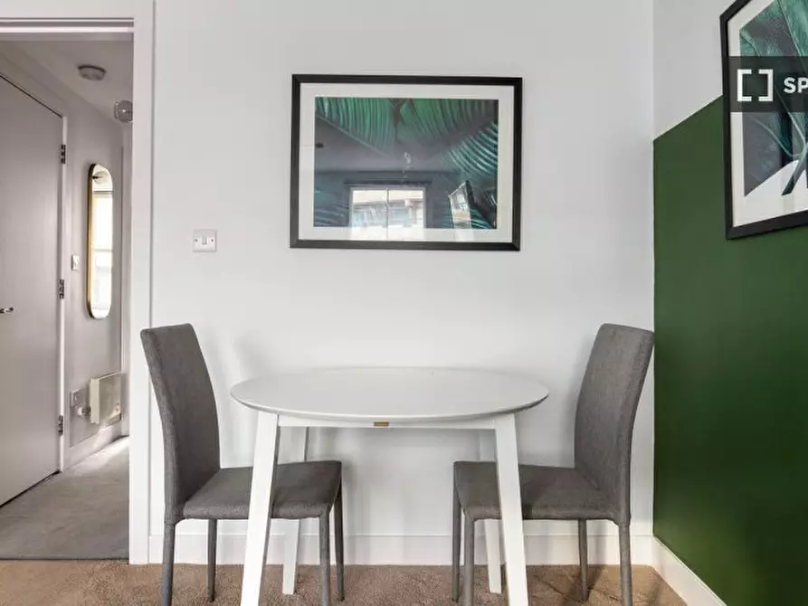 Immagine 5 di Appartamento in affitto  in Aldersgate St a Islington
