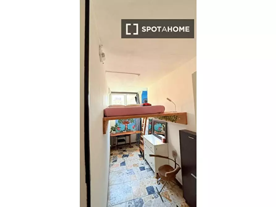 Immagine 2 di Camera condivisa in affitto  in Via Bartolomeo Perestrello a Roma