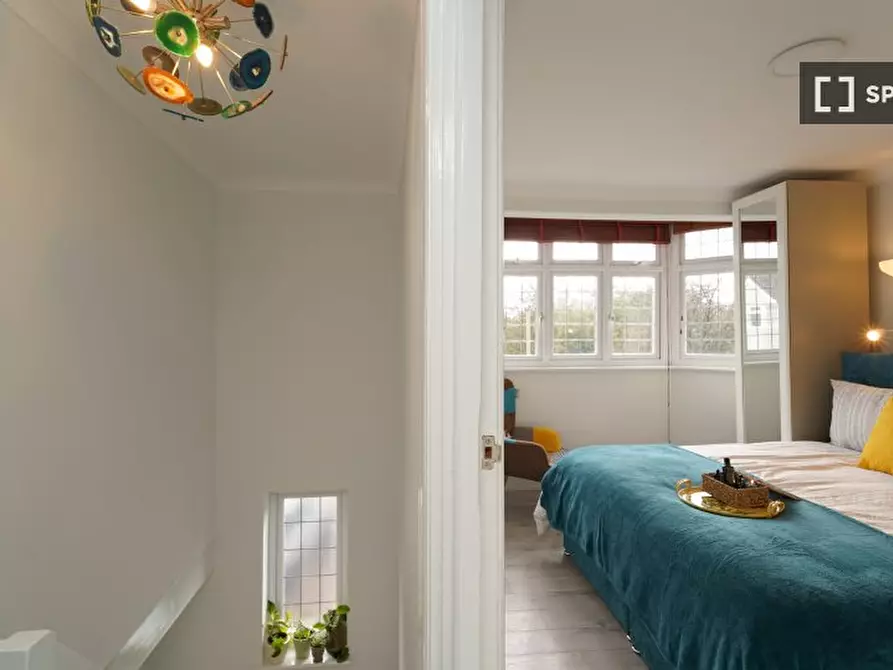 Immagine 18 di Appartamento in affitto  in Brampton Gardens a West Molesey