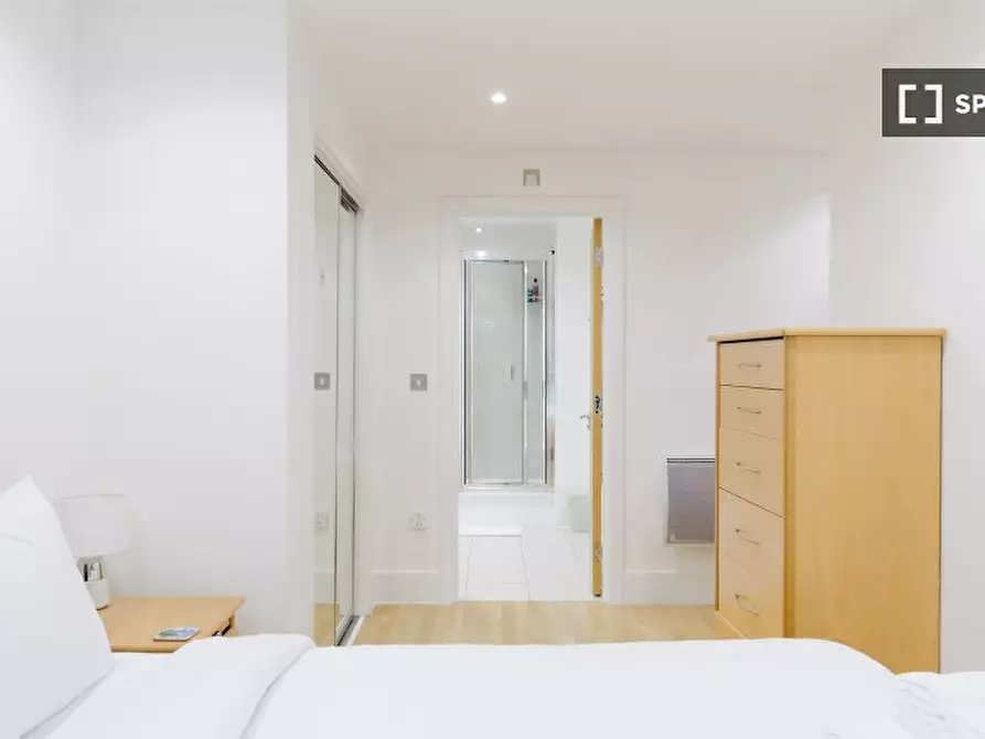 Immagine 10 di Appartamento in affitto  in St George Wharf a Lambeth