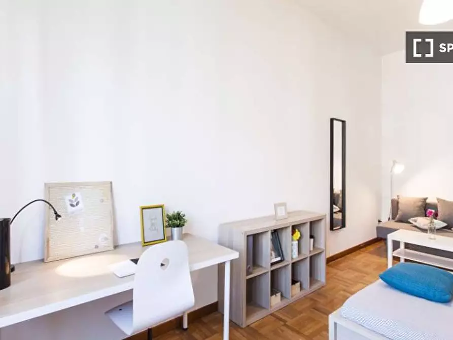 Immagine 2 di Camera condivisa in affitto  in Viale Emilio Caldara a Milano