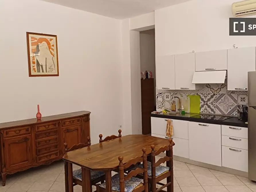 Immagine 3 di Camera condivisa in affitto  in Via Costituzione a Cagliari