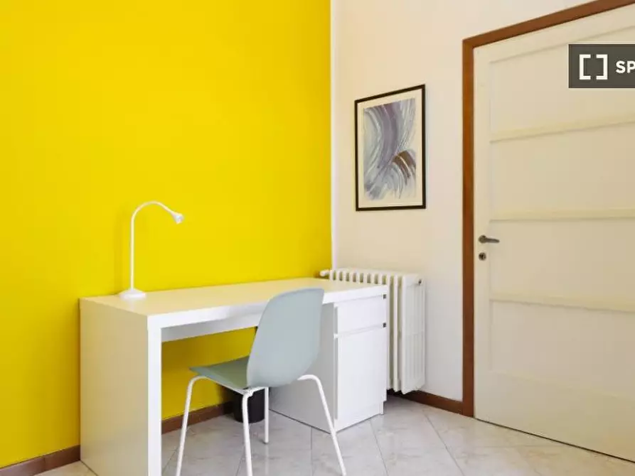 Immagine 3 di Camera condivisa in affitto  in Via Vigevano a Milano