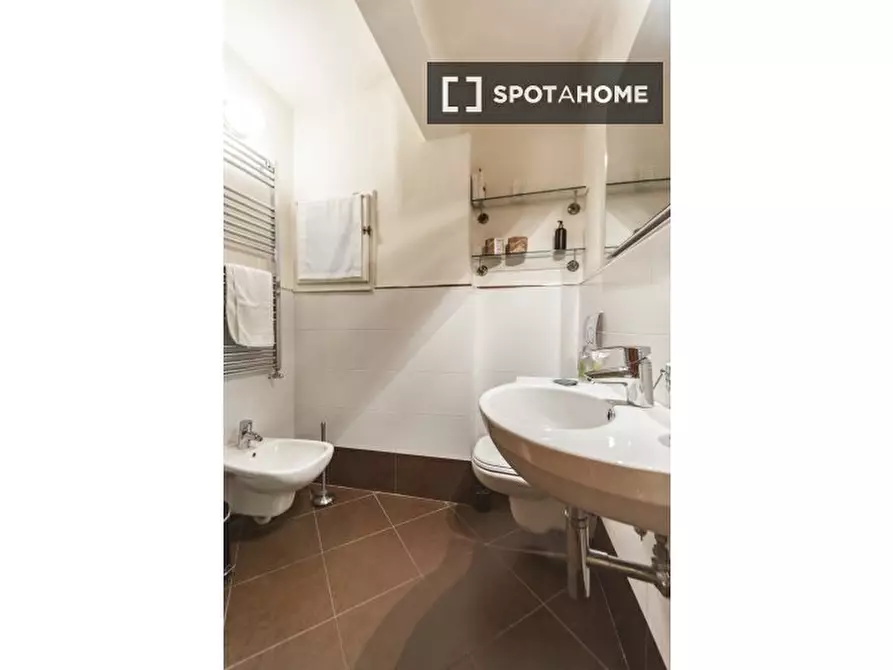 Immagine 12 di Appartamento in affitto  in Via Dante Alighieri a Firenze