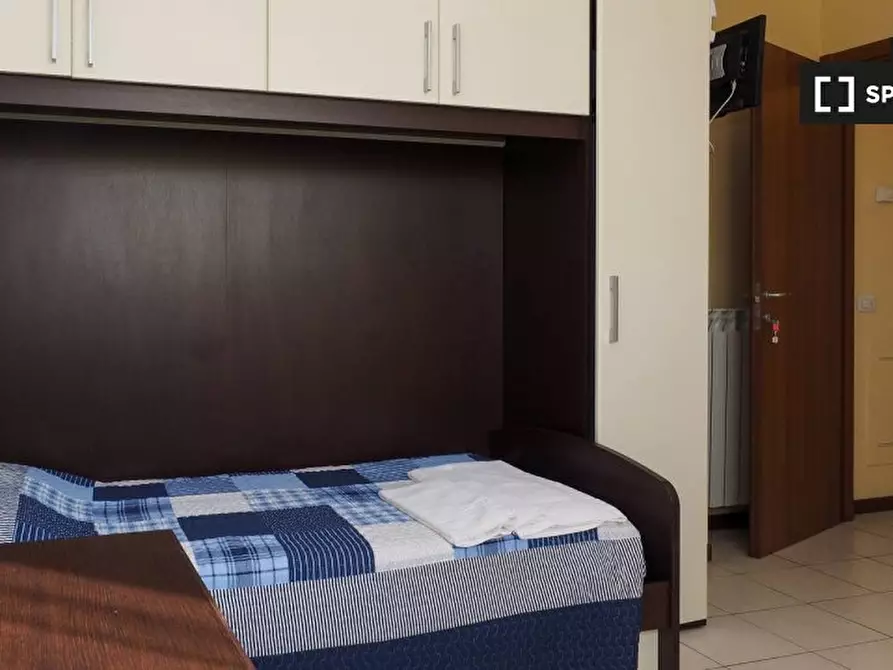 Immagine 2 di Camera condivisa in affitto  in Viale Antonio Gramsci a Sesto San Giovanni