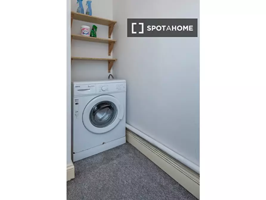 Immagine 15 di Appartamento in affitto  in A Lyham Road a Lambeth