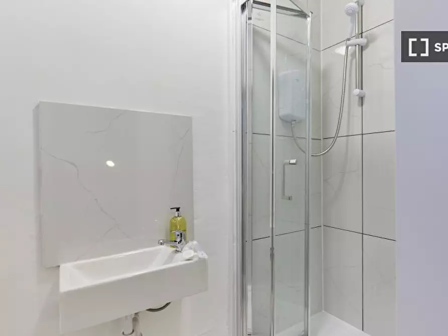 Immagine 19 di Appartamento in affitto  in Ravenswood Ct a Kingston Upon Thames