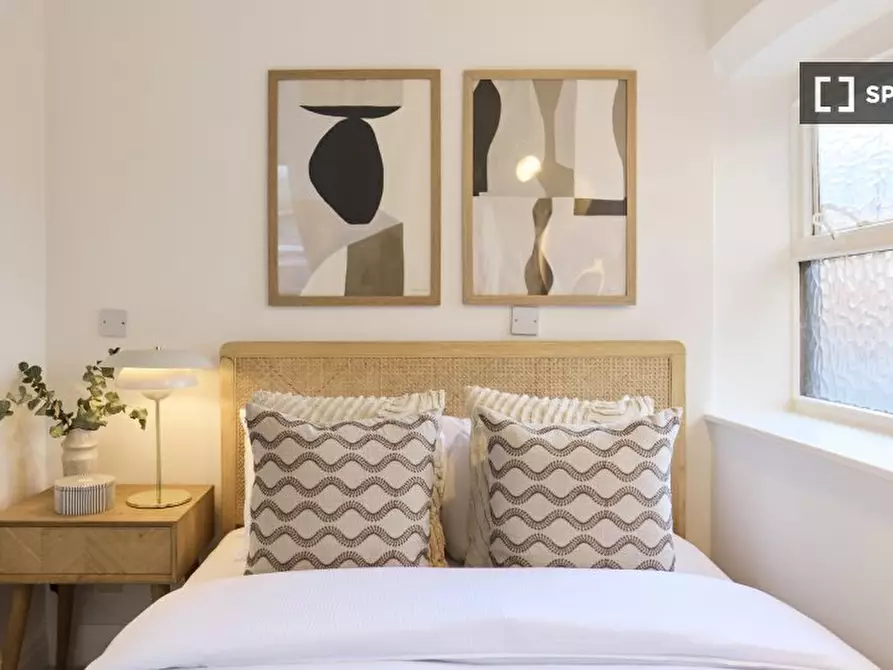 Immagine 13 di Appartamento in affitto  in Macroom Rd a Paddington