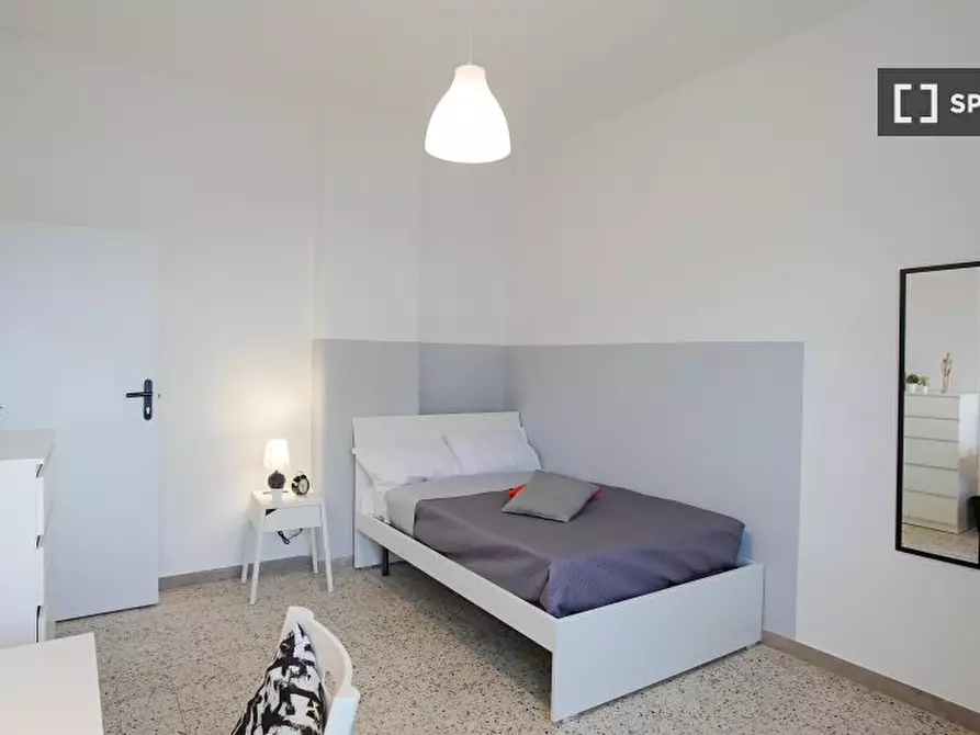 Immagine 4 di Camera condivisa in affitto  in Via Colli Aminei a Napoli