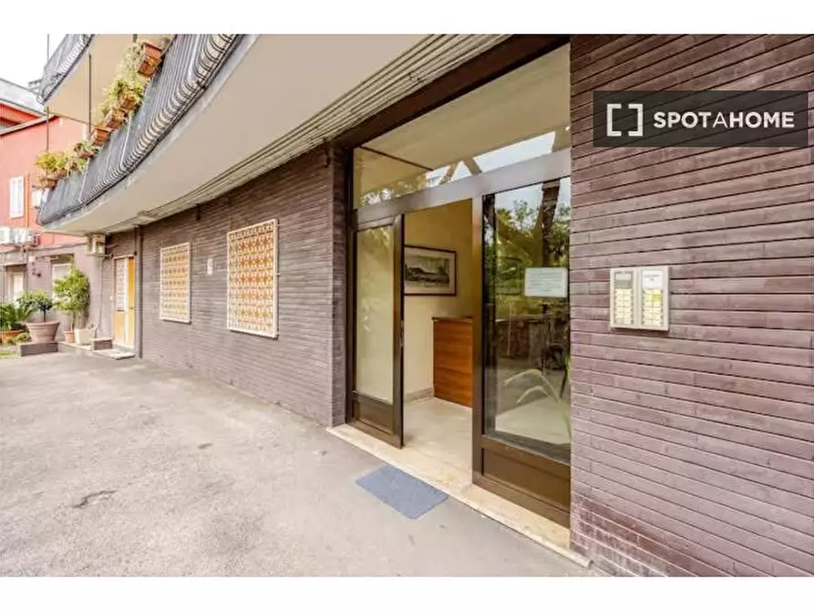 Immagine 7 di Appartamento in affitto  in Via Francesco Crispi a Napoli