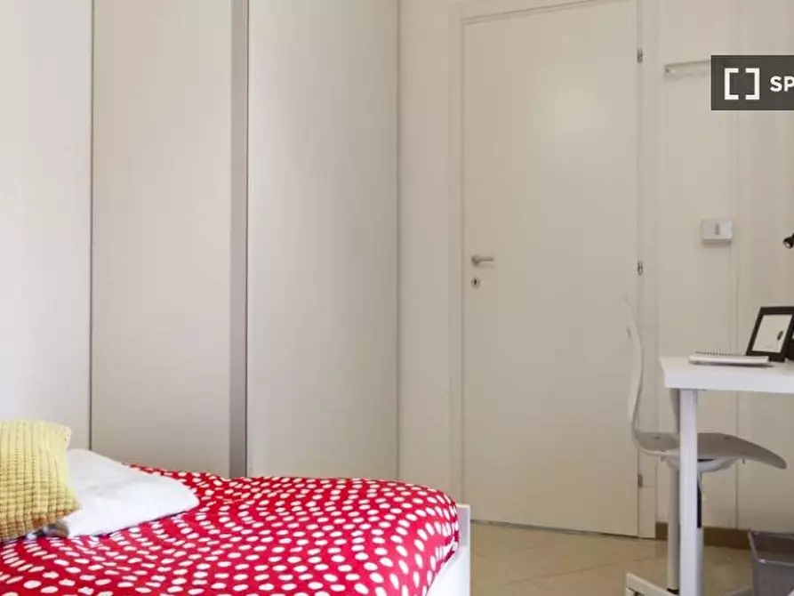 Immagine 2 di Camera condivisa in affitto  in Via Salvatore Barzilai a Milano