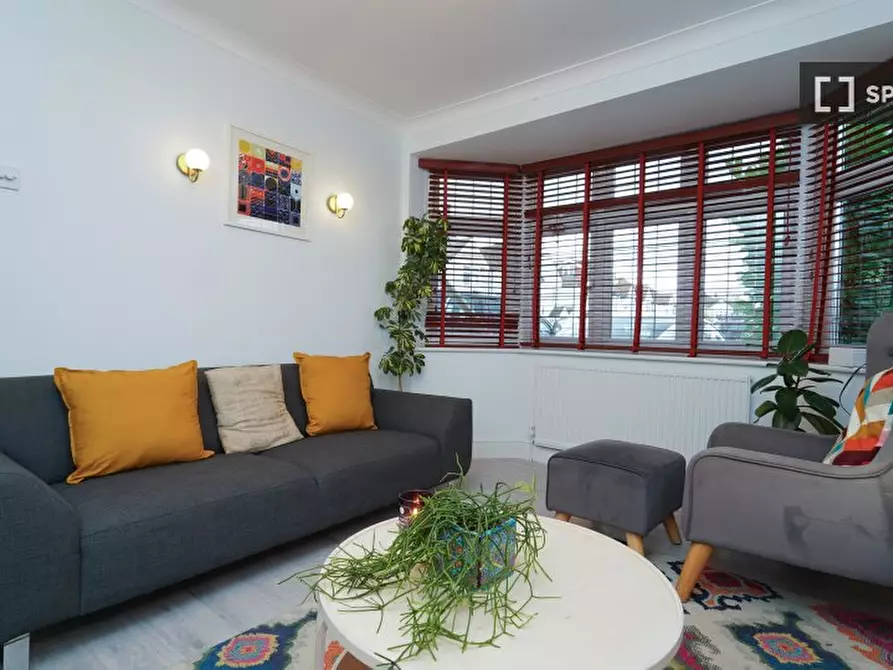 Immagine 2 di Appartamento in affitto  in Brampton Gardens a West Molesey