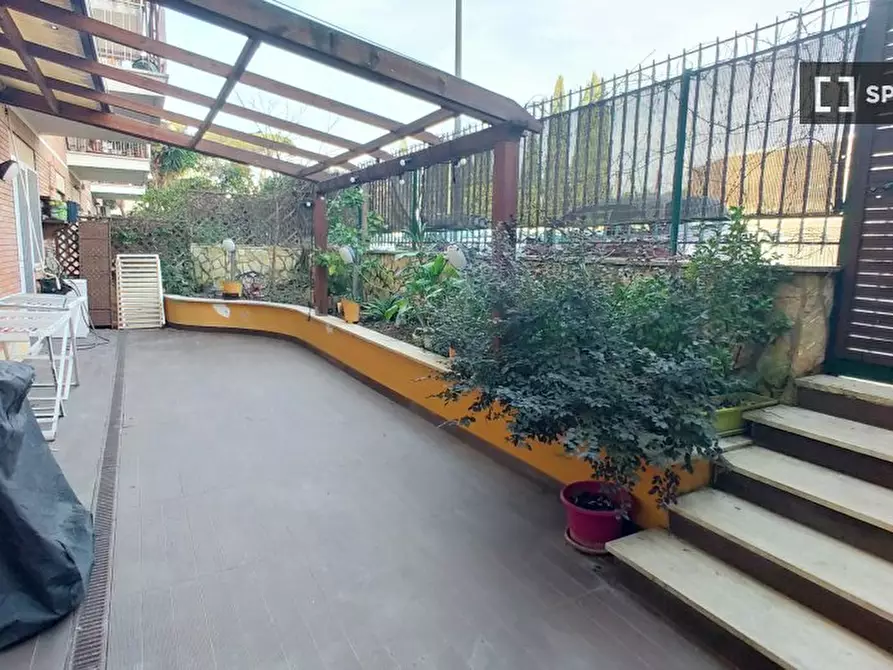 Immagine 18 di Camera condivisa in affitto  in Via Montebruno a Roma