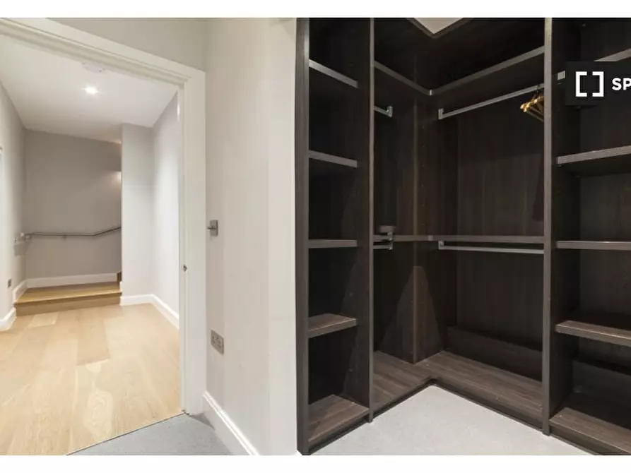 Immagine 11 di Appartamento in affitto  in Apartment 1, 53A Fleet Street a 