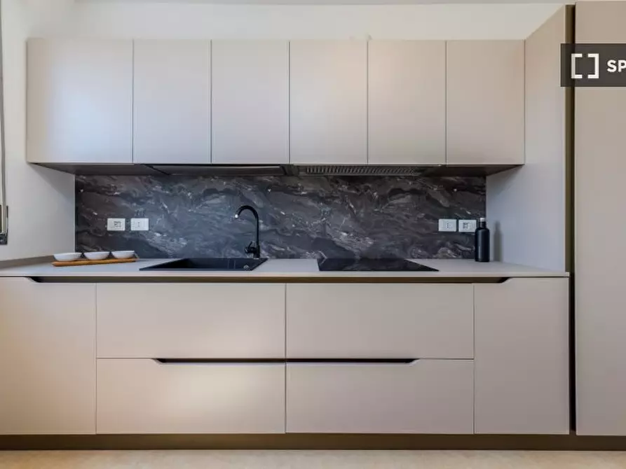 Immagine 11 di Camera condivisa in affitto  in Famagosta a Milano