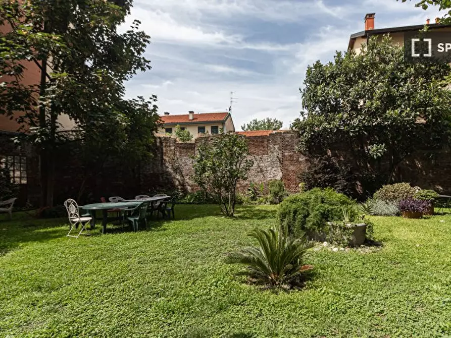 Immagine 4 di Appartamento in affitto  in Alzaia Naviglio Pavese a Milano